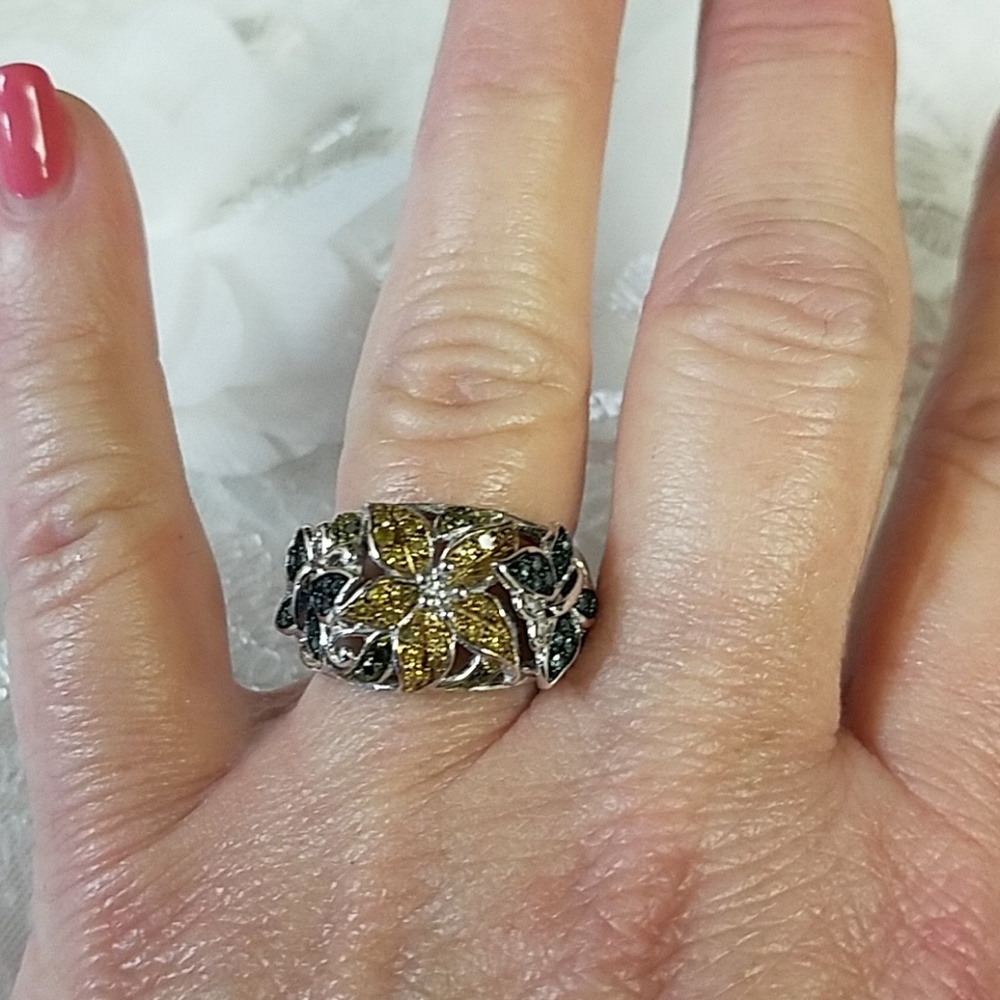 NWT Sterling Diamond Flower Ring